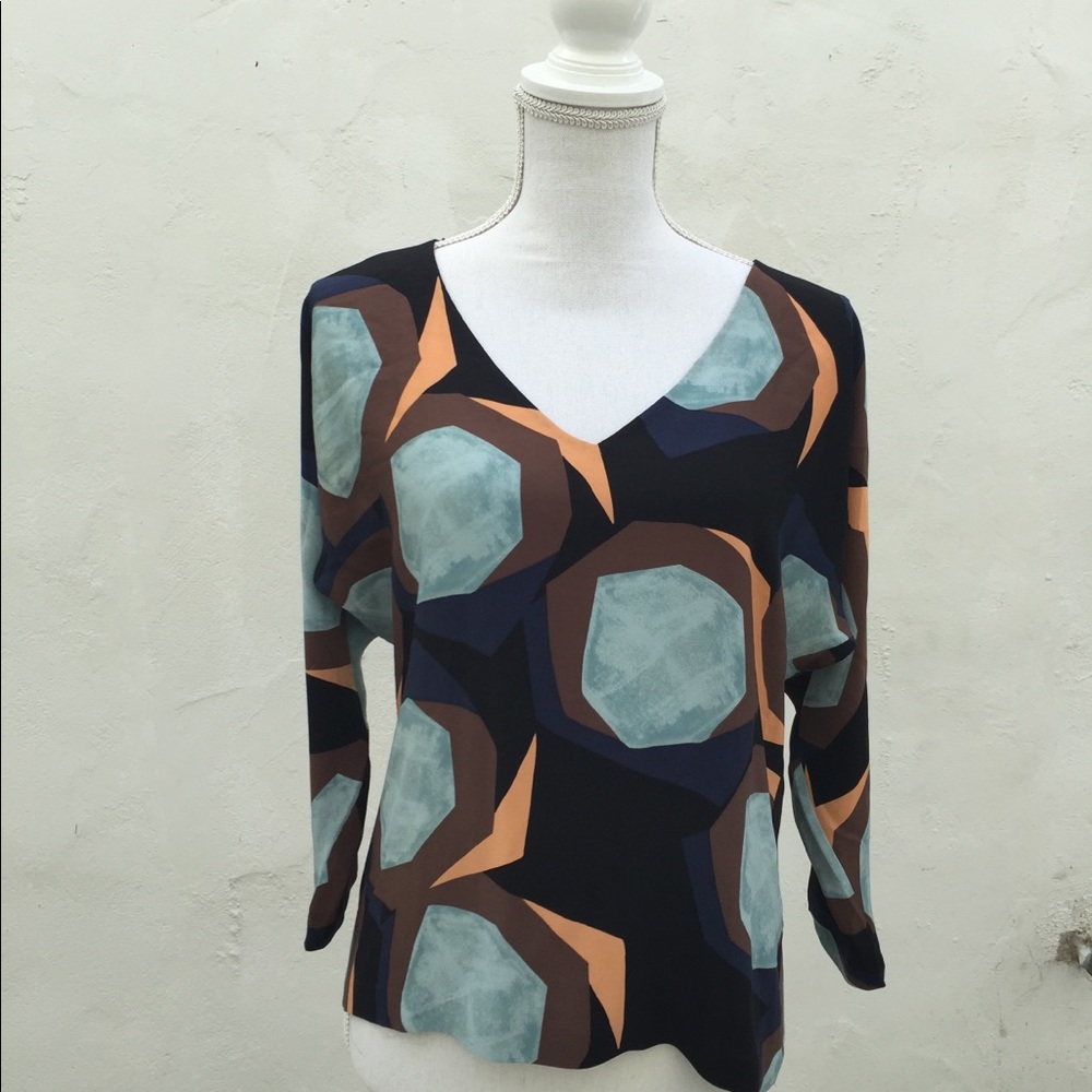 Dian Von Furstenberg Silk Print Blouse size 8